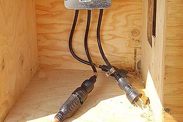 Baviator-kiosk-electrical-connection-for-extension-cord